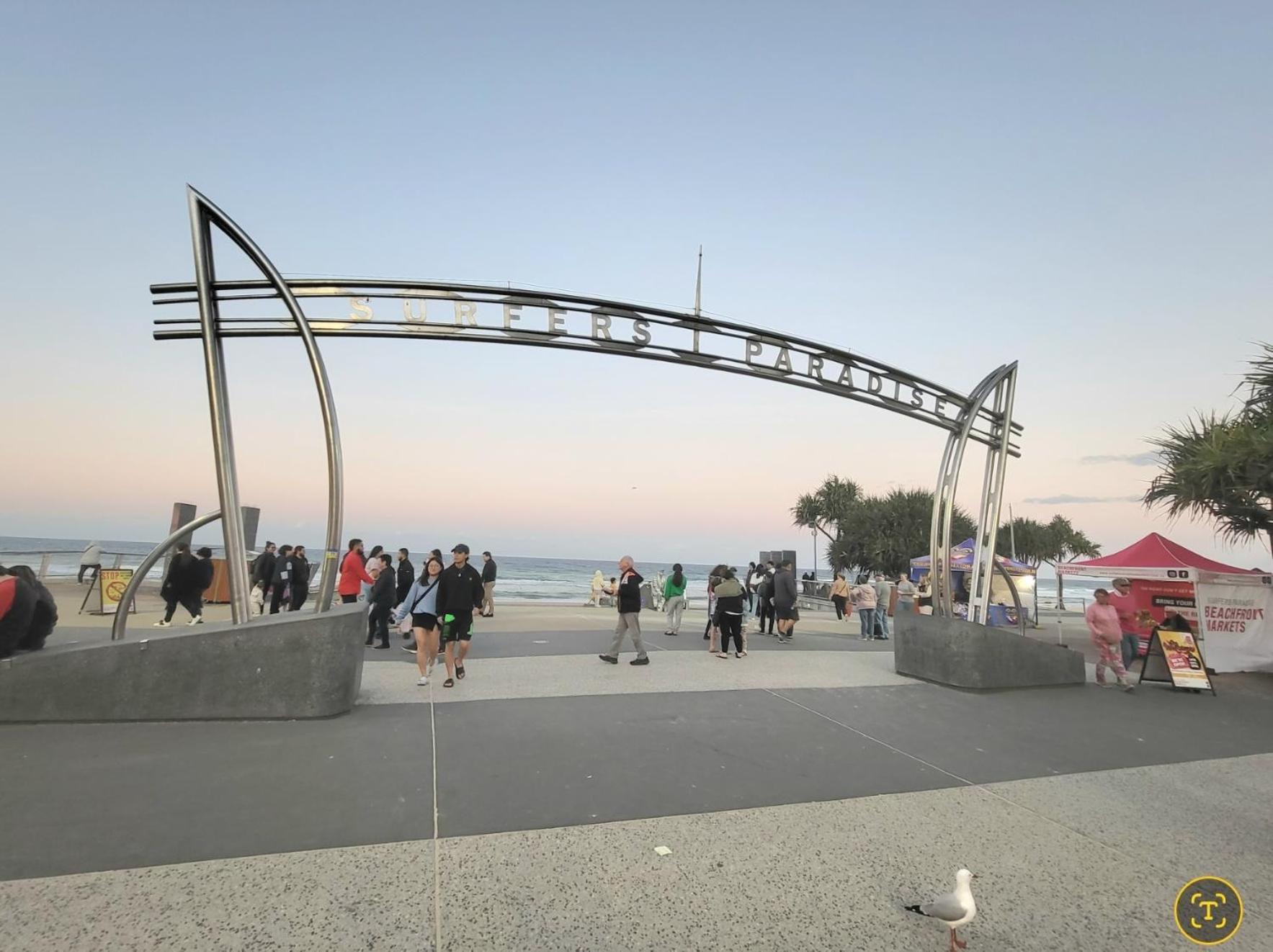 Beachside Apartment In The Heart Of Surfers Paradise - Free Parking Gold Coast Exterior photo