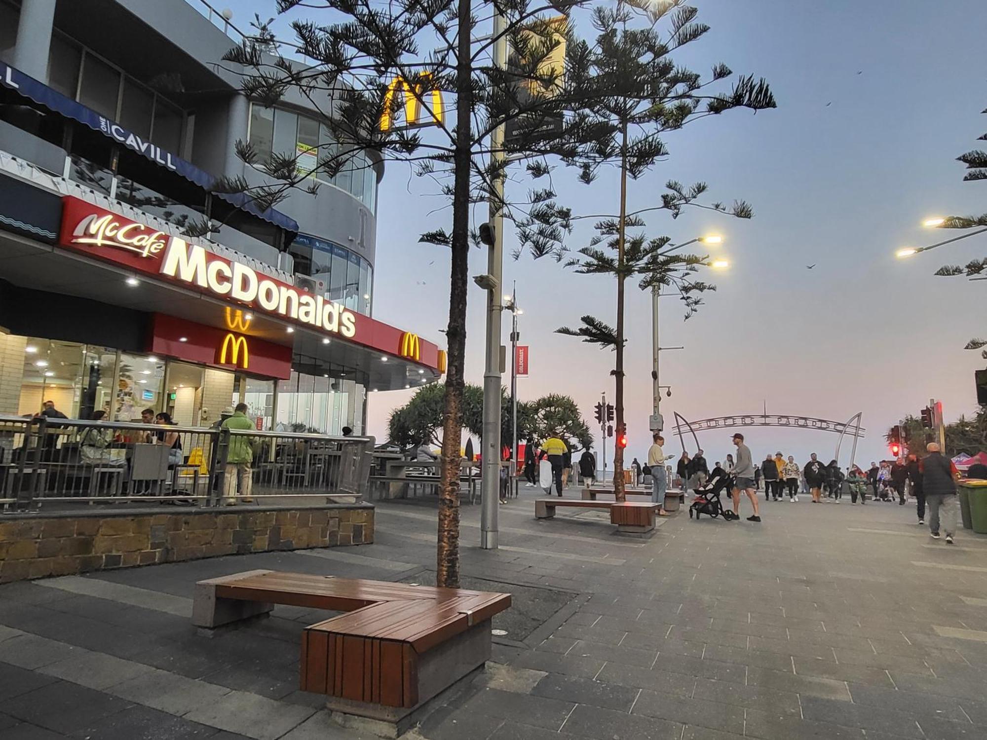 Beachside Apartment In The Heart Of Surfers Paradise - Free Parking Gold Coast Exterior photo